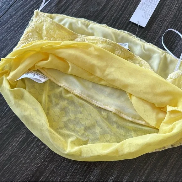 Urban Outfitters Kimchi Blue Kori Strapless Floral Lace Crop Top in Yellow, XL - Picture 11 of 13